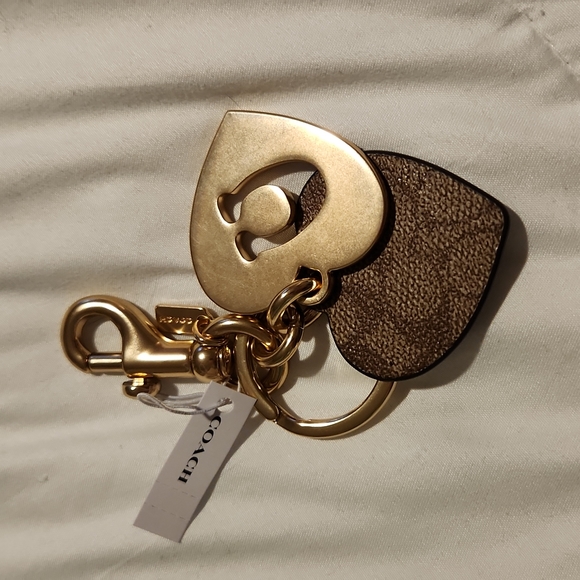 NWT new Coach gold / khaki signature print and C heart key ring - Picture 2 of 5